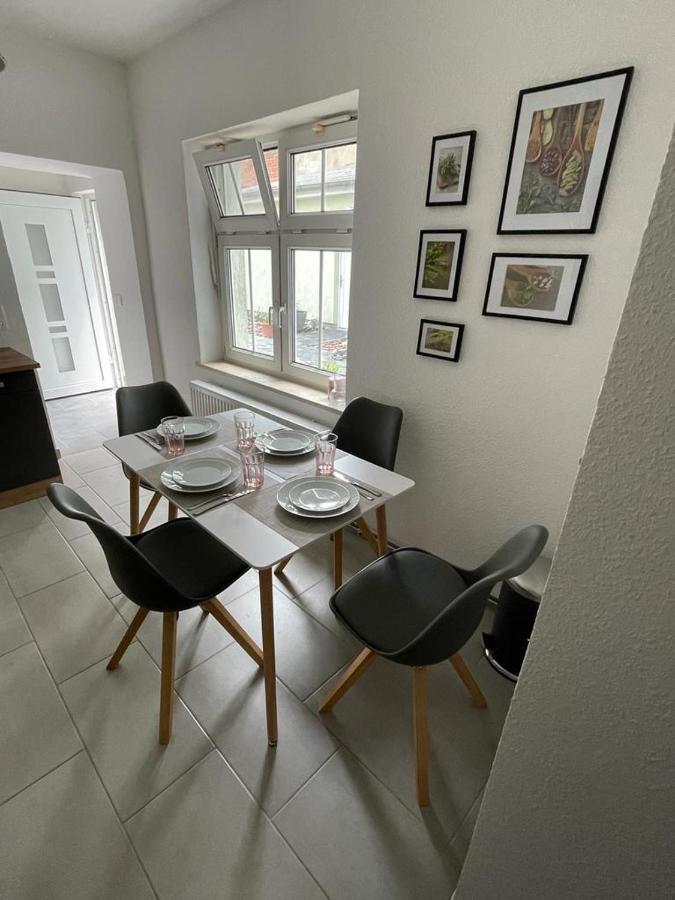 Modern Eingerichtet-Stadtnah-Ferienwohnung Mit Geschirrspueler Und Waschmaschine Friedland  Exterior photo